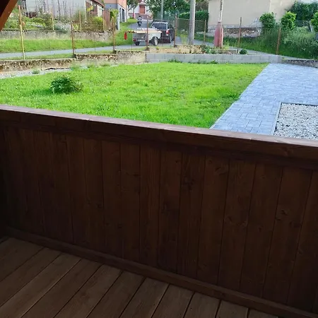 Odpocinek Na Vesnicce Mlada Vozice